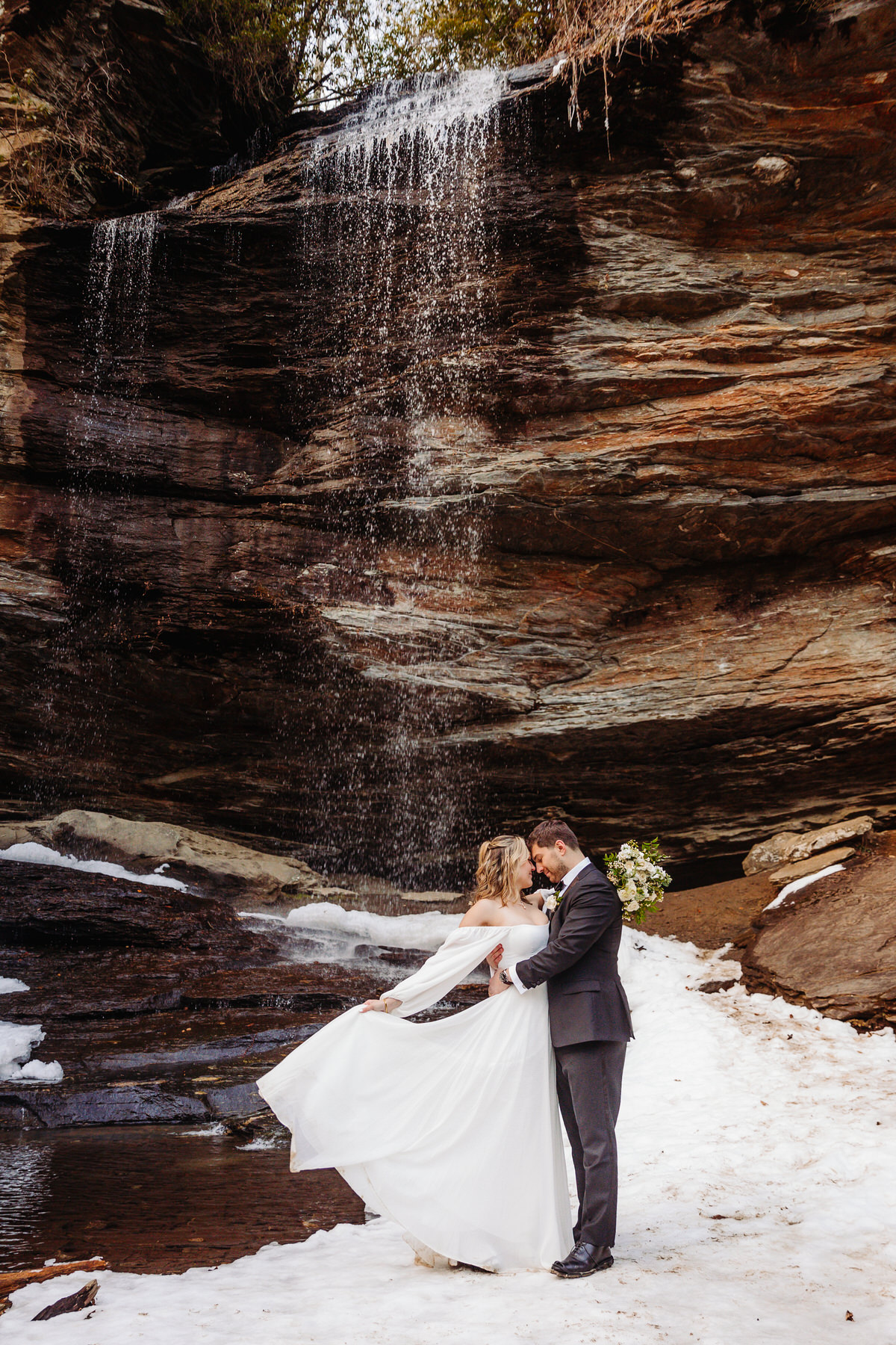 4 Reasons Winter is a Great time to elope!
